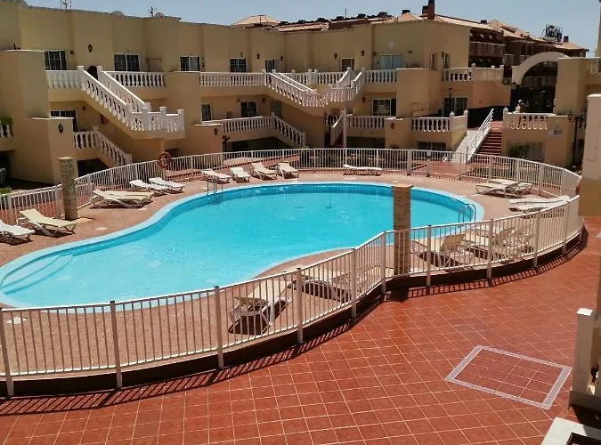 B10 Arenas Apartmán *